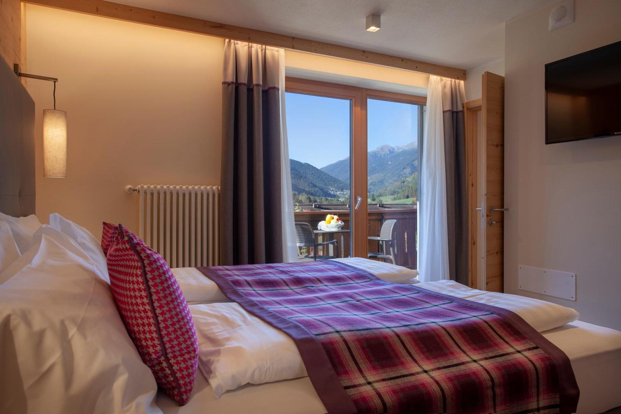 Active Hotel Monte Giner Mezzana  Exterior photo