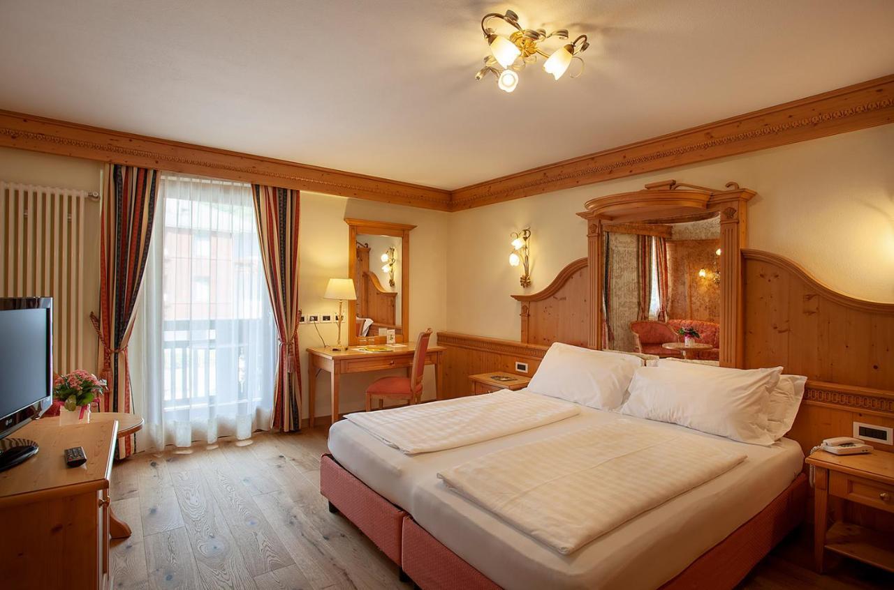 Active Hotel Monte Giner Mezzana  Exterior photo